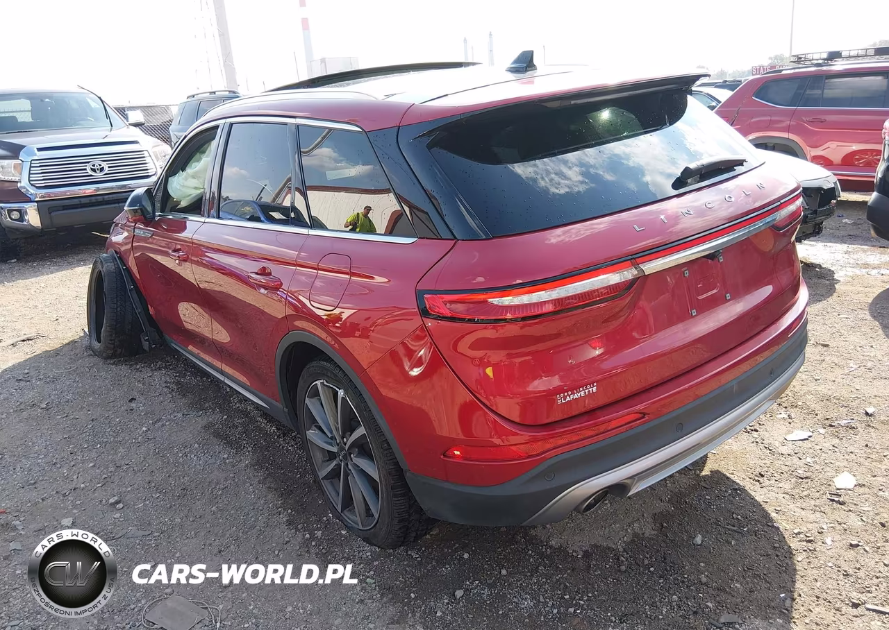 2020 Lincoln Corsair Reserve VIN:5LMCJ2C92LUL14030 - 3