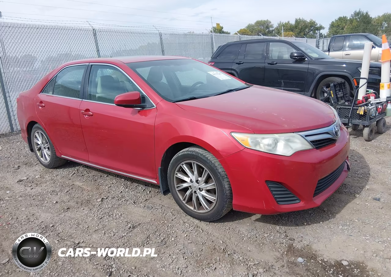 2012 Toyota Camry Le – zdjęcie 1 z 16