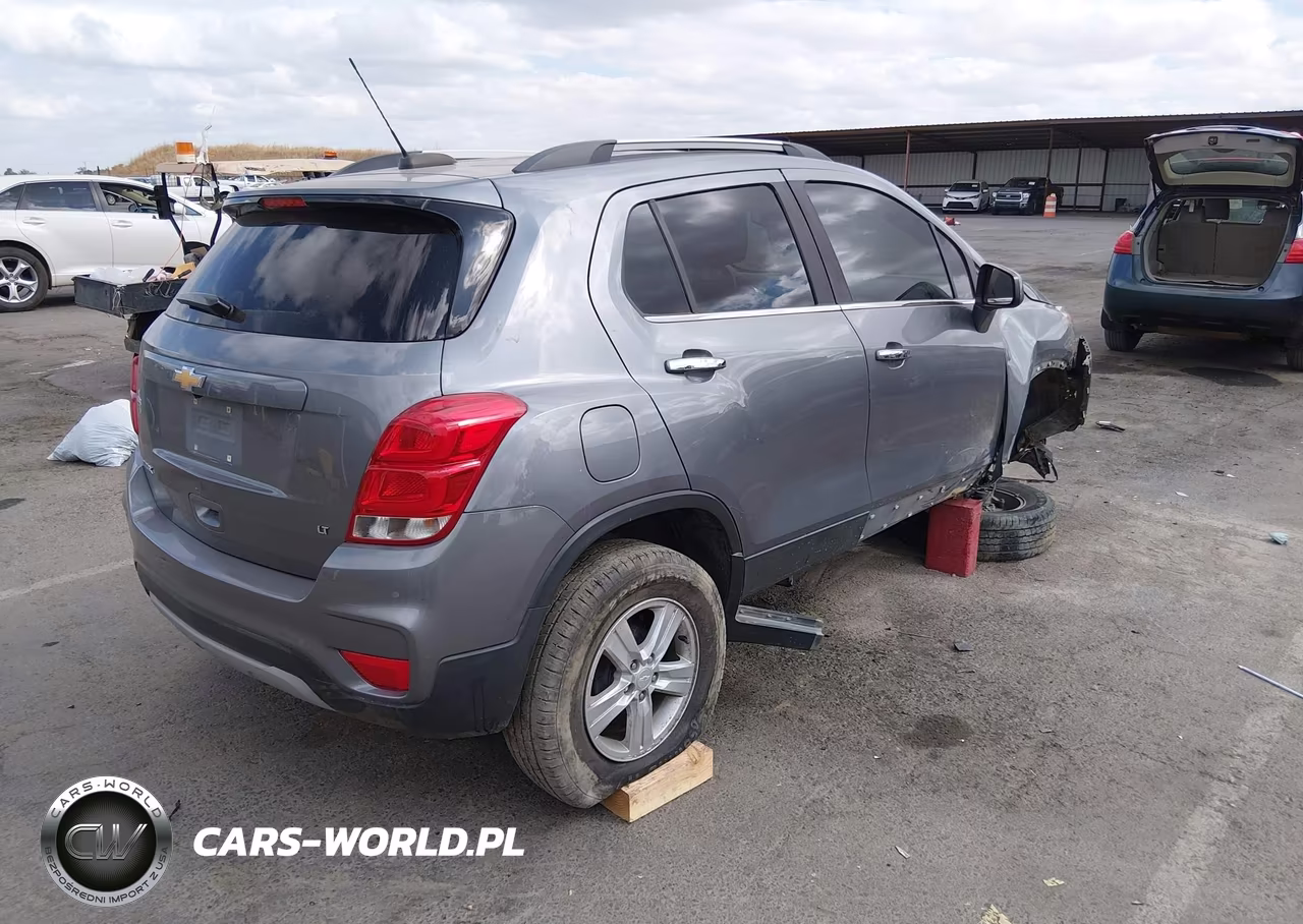2020 Chevrolet Trax Fwd Lt VIN:3GNCJLSBXLL319690 - 4