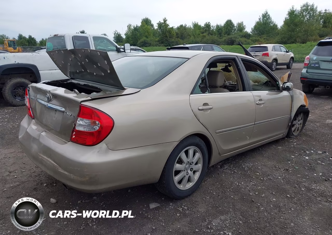 2003 Toyota Camry Xle VIN:4T1BE30K93U119798 - 4