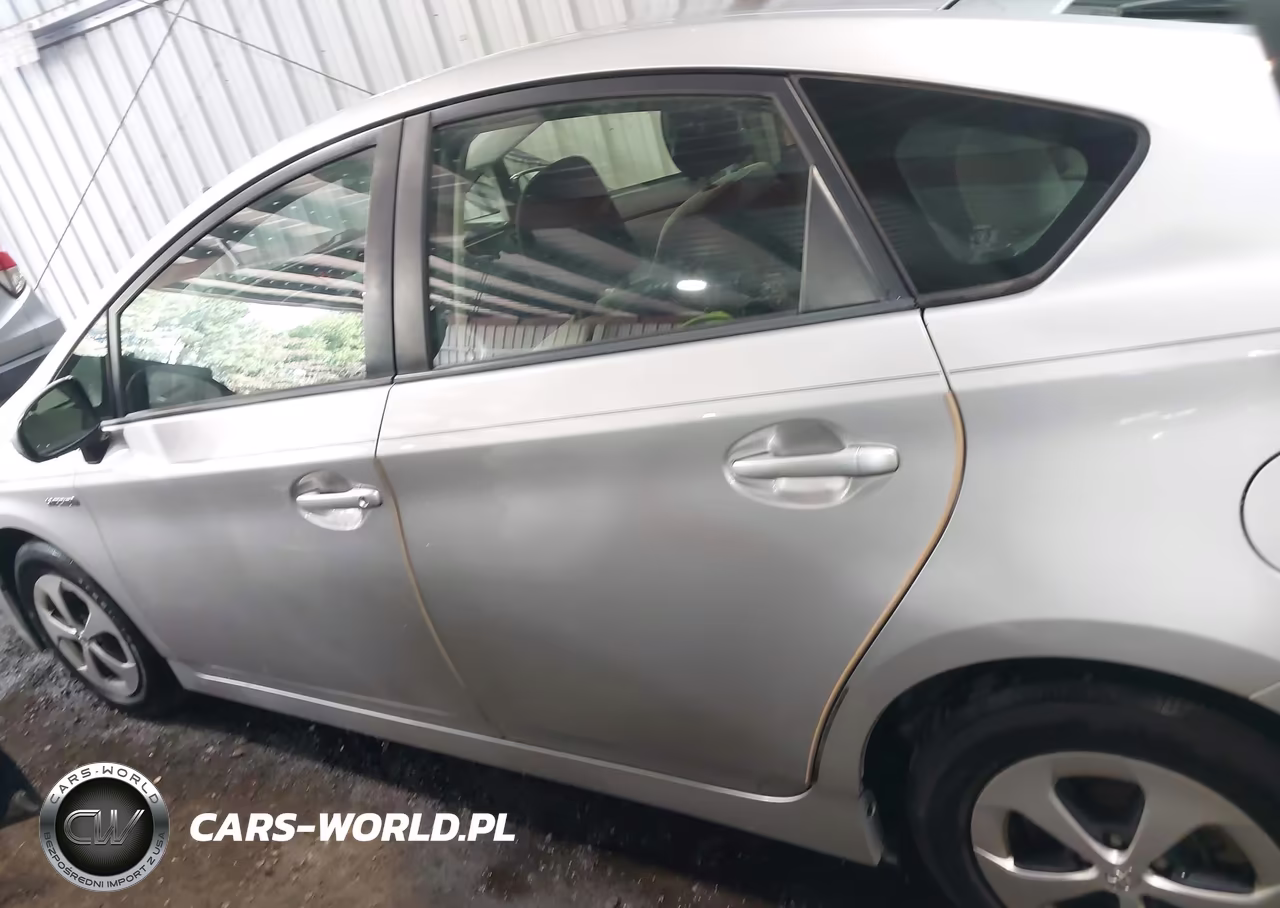2015 Toyota Prius Two VIN:JTDKN3DU6F1884635 - 14