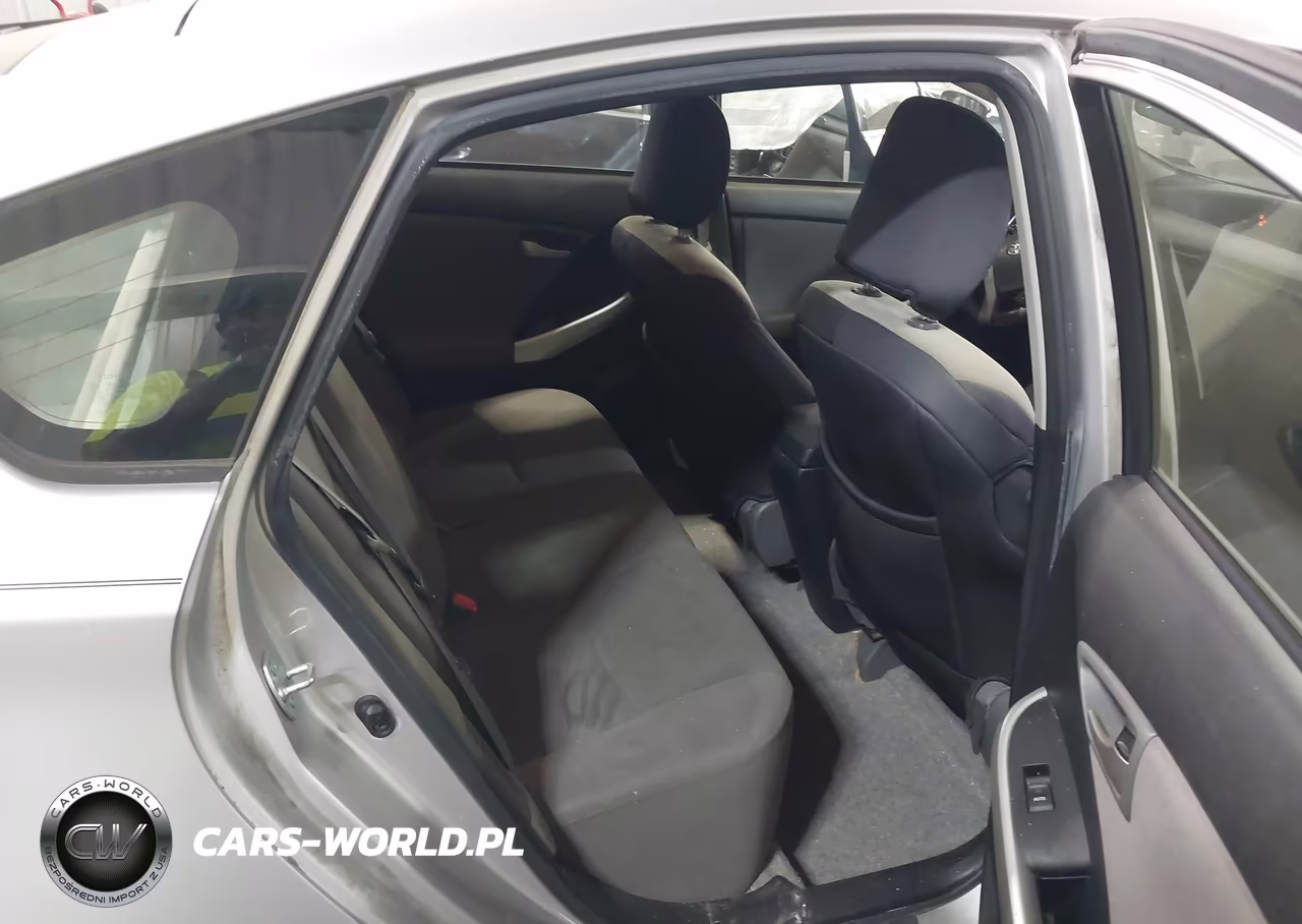 2015 Toyota Prius Two VIN:JTDKN3DU6F1884635 - 8