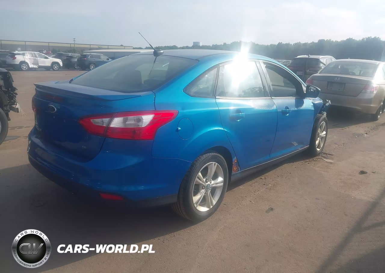 2012 Ford Focus Se VIN:1FAHP3F21CL249599 - 4