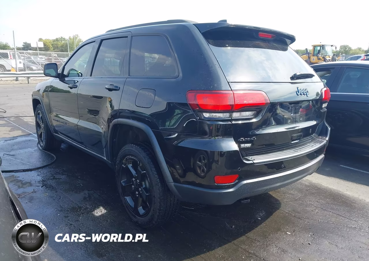 2018 Jeep Grand Cherokee Upland 4X4 VIN:1C4RJFAG0JC503014 - 3