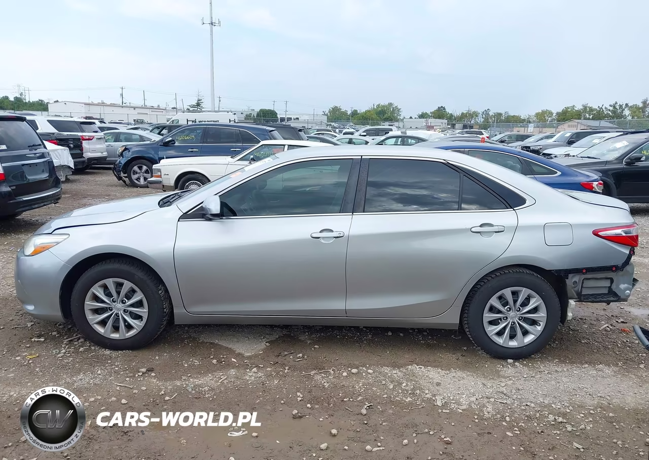 2016 Toyota Camry Le VIN:4T1BF1FK0GU507601 - 14