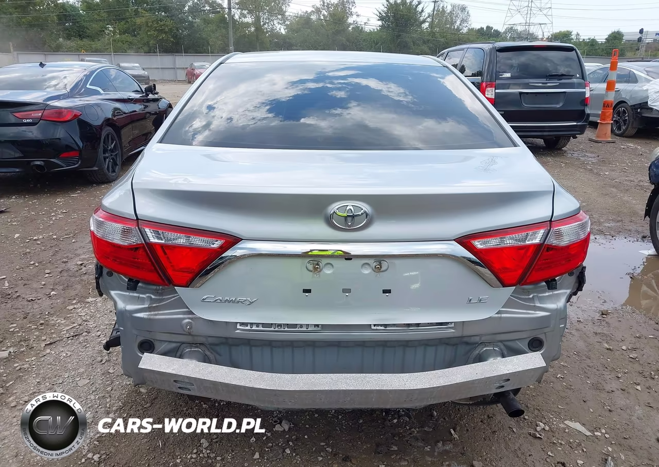 2016 Toyota Camry Le VIN:4T1BF1FK0GU507601 - 16