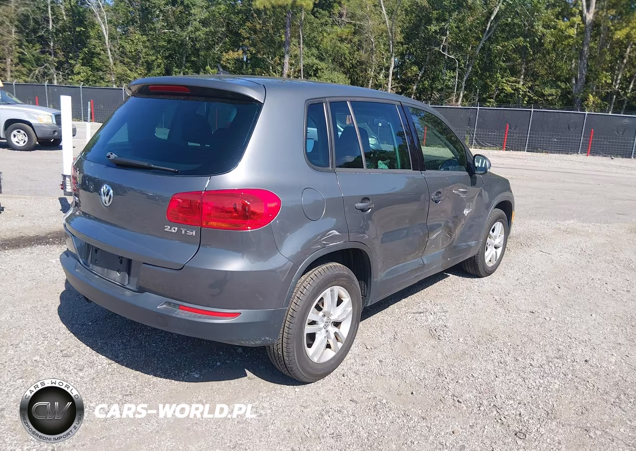 2012 Volkswagen Tiguan Le VIN:WVGAV7AX7CW006210 - 4