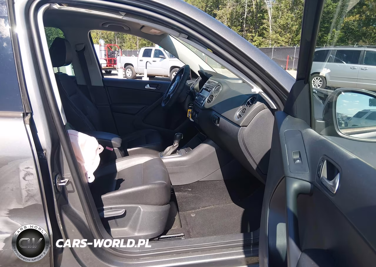 2012 Volkswagen Tiguan Le VIN:WVGAV7AX7CW006210 - 5