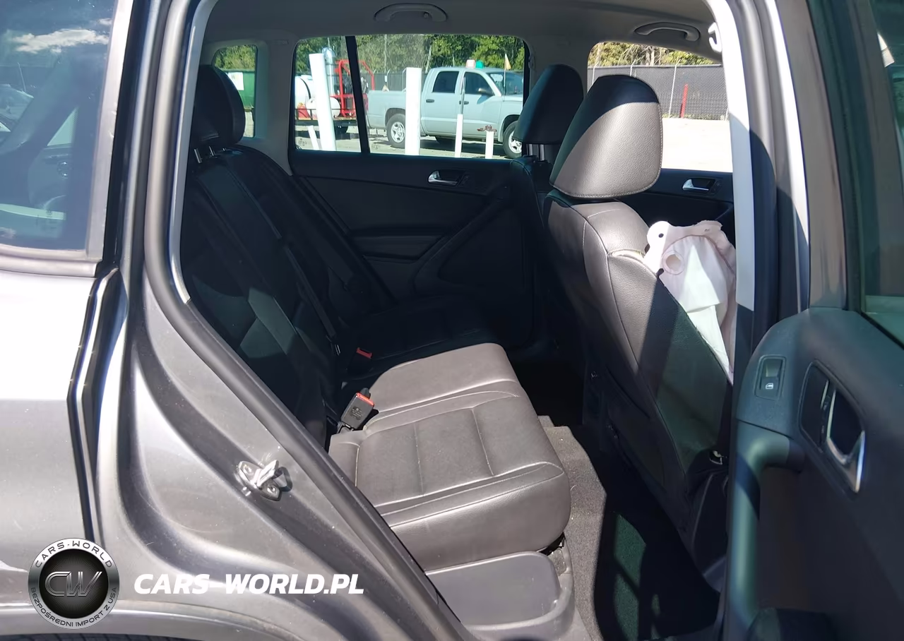 2012 Volkswagen Tiguan Le VIN:WVGAV7AX7CW006210 - 8