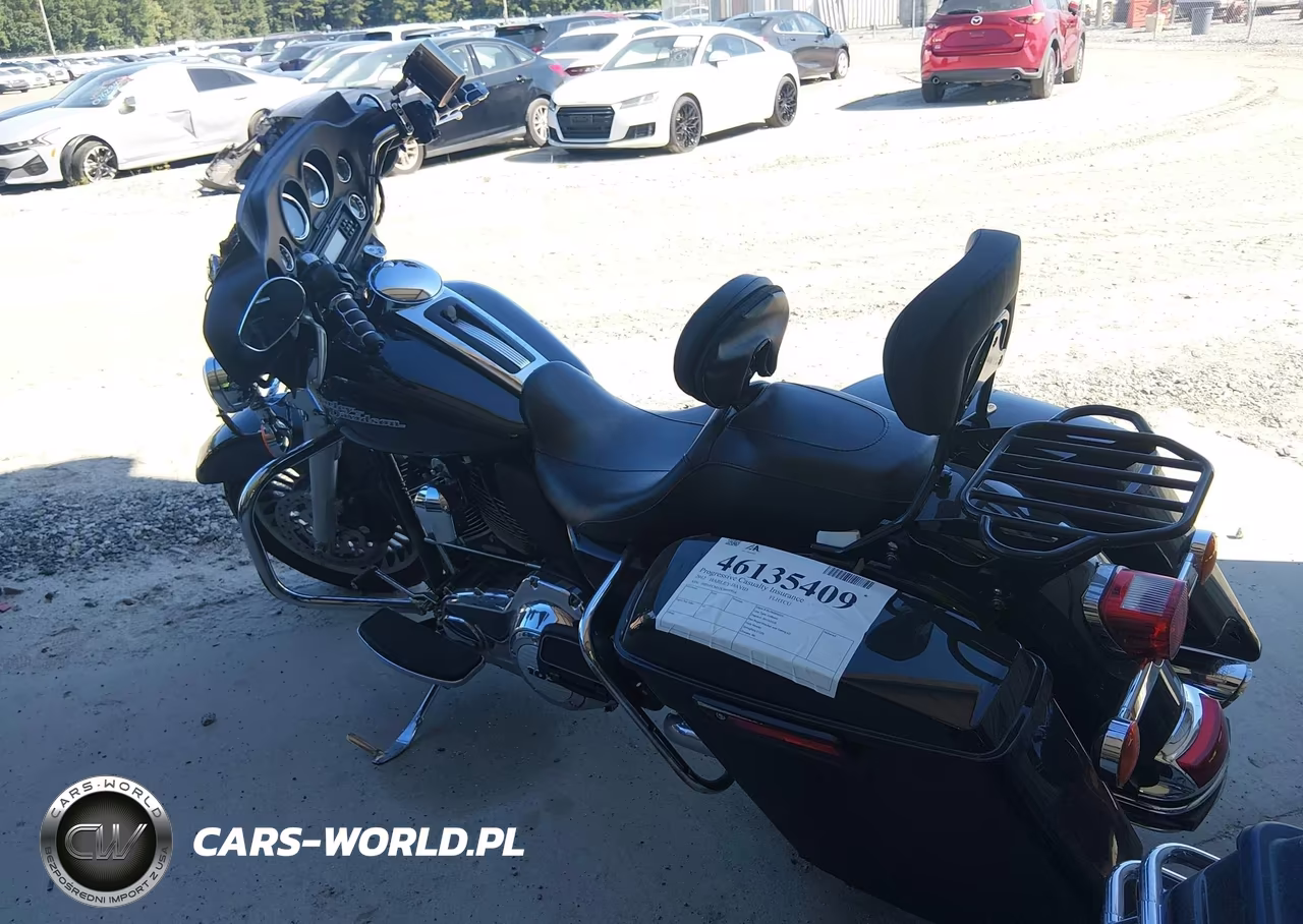 2012 Harley-Davidson Flhtcu Ultra Classic Electra Gld VIN:1HD1FCM12CB609914 - 3