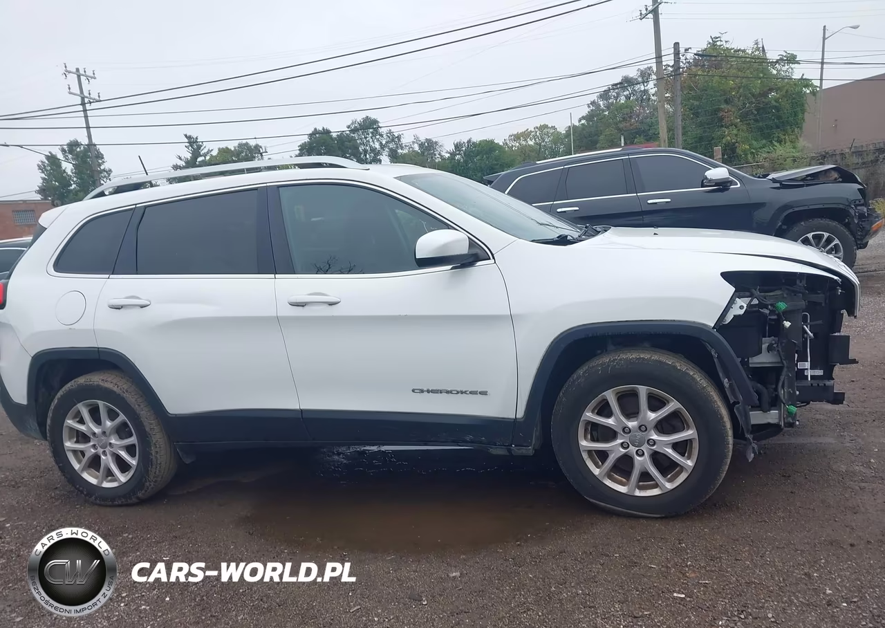 2017 Jeep Cherokee Latitude 4X4 VIN:1C4PJMCB0HW546841 - 14