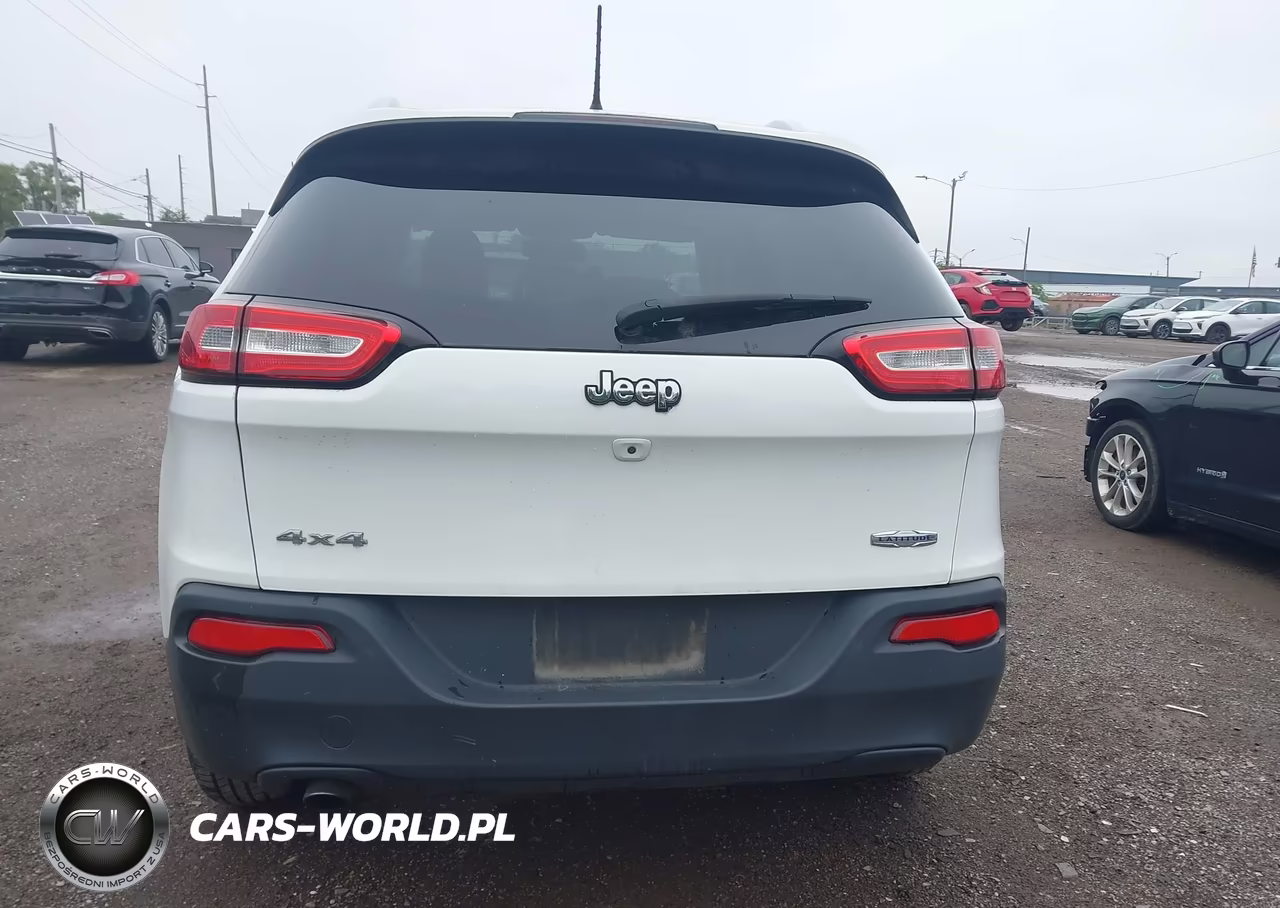 2017 Jeep Cherokee Latitude 4X4 VIN:1C4PJMCB0HW546841 - 17