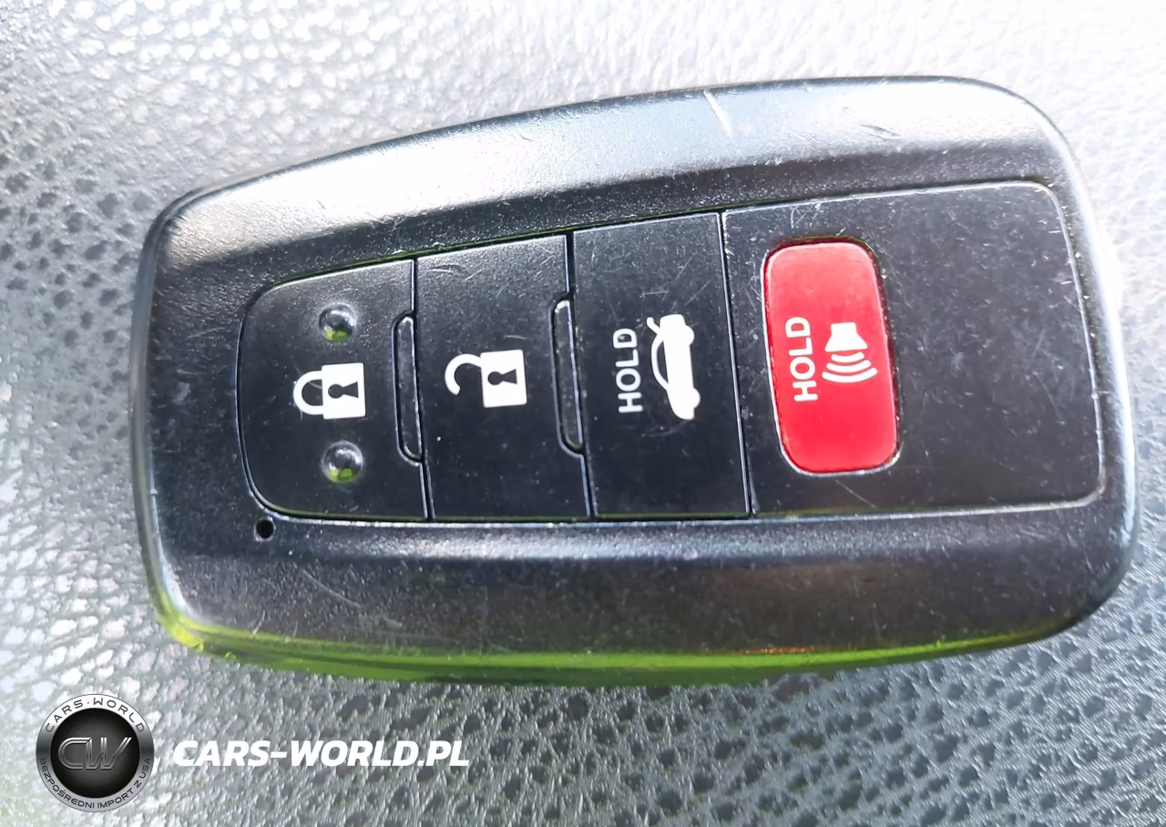 2018 Toyota Camry Le VIN:JTNB11HK0J3030127 - 11