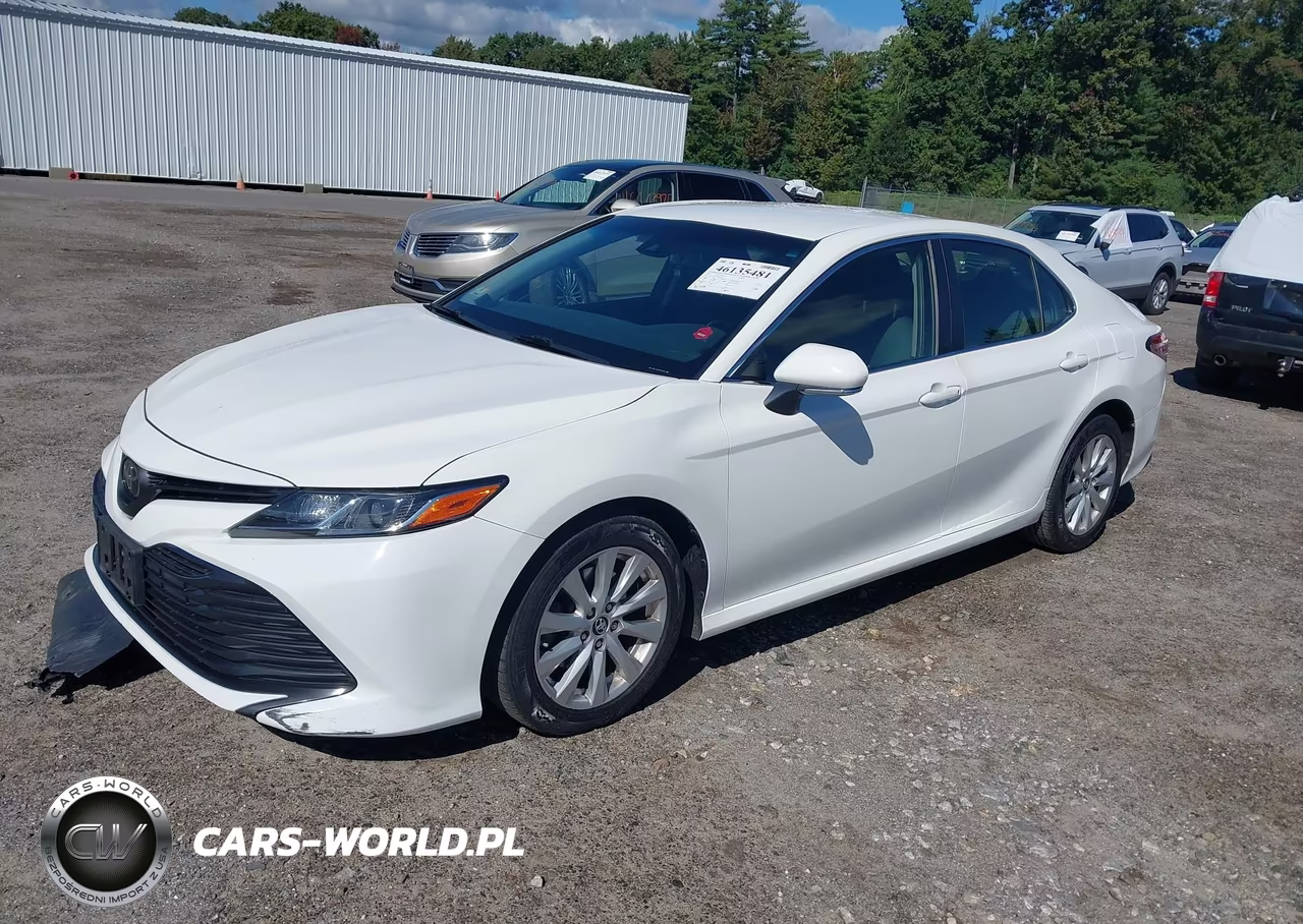 2018 Toyota Camry Le VIN:JTNB11HK0J3030127 - 2