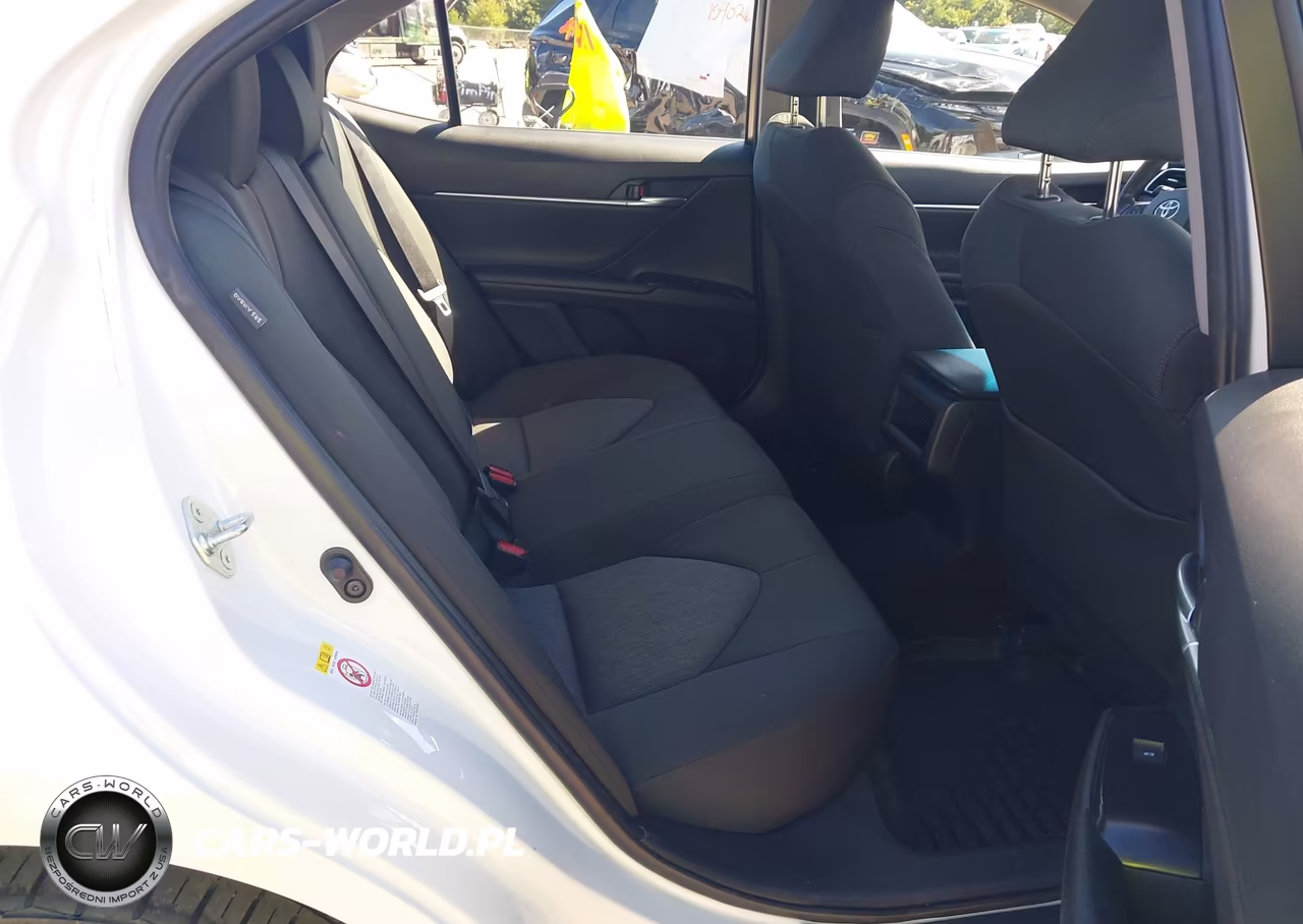 2018 Toyota Camry Le VIN:JTNB11HK0J3030127 - 8