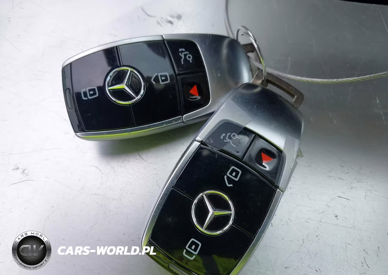 2018 Mercedes-Benz E 300 VIN:WDDZF4JB8JA373530 - 11