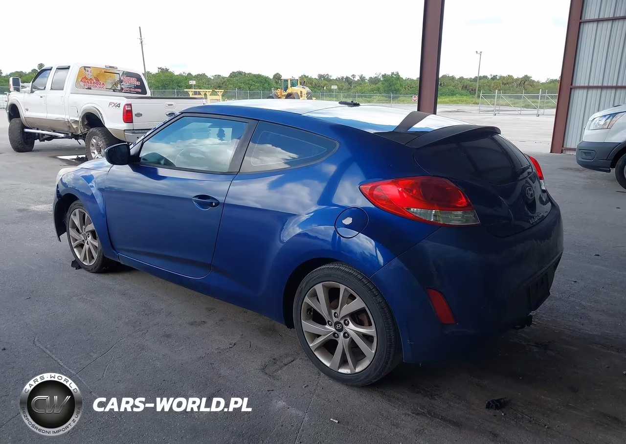 2016 Hyundai Veloster VIN:KMHTC6AD5GU262619 - 3