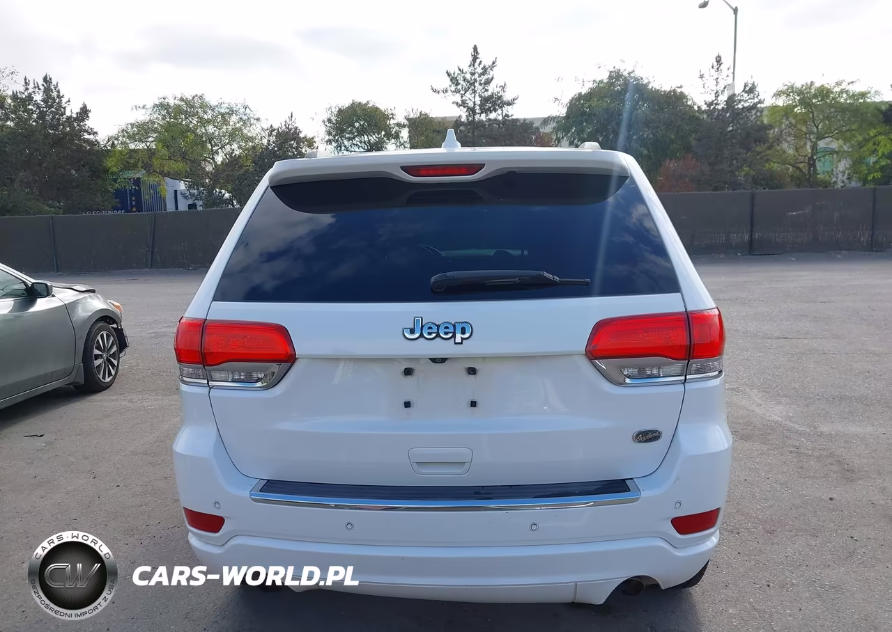 2015 Jeep Grand Cherokee Overland VIN:1C4RJECG7FC798451 - 17