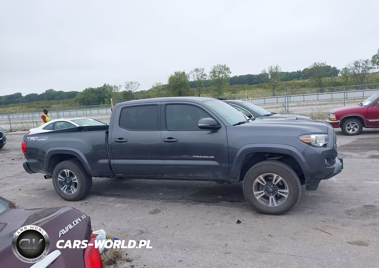 2018 Toyota Tacoma Trd Sport VIN:3TMDZ5BN6JM038764 - 13