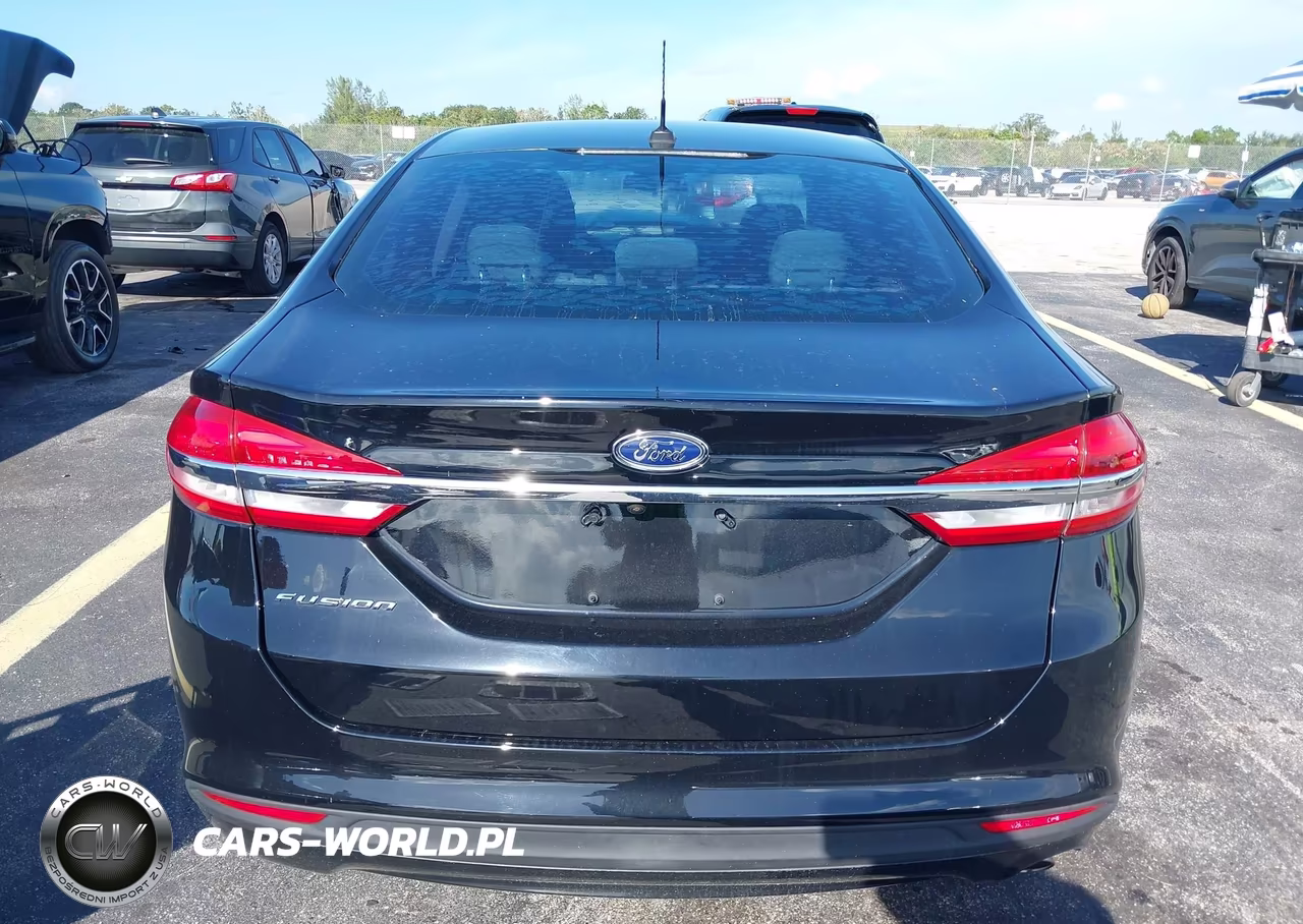 2018 Ford Fusion S VIN:3FA6P0G72JR238254 - 16