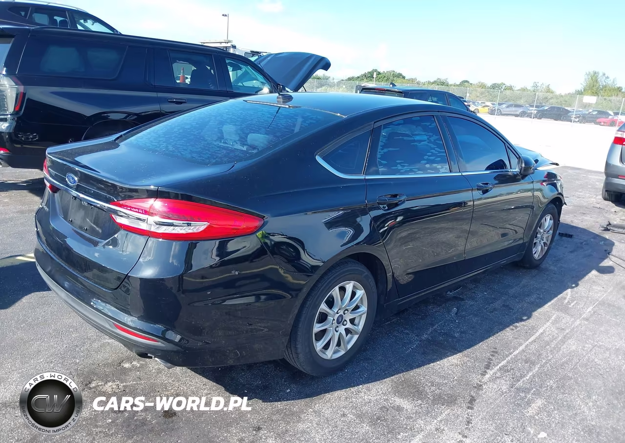 2018 Ford Fusion S VIN:3FA6P0G72JR238254 - 4