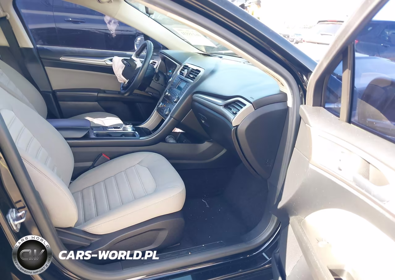 2018 Ford Fusion S VIN:3FA6P0G72JR238254 - 5