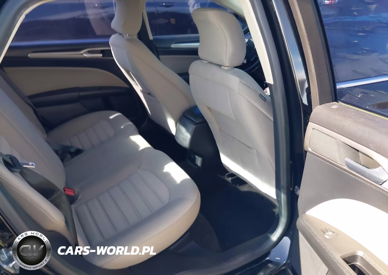 2018 Ford Fusion S VIN:3FA6P0G72JR238254 - 8