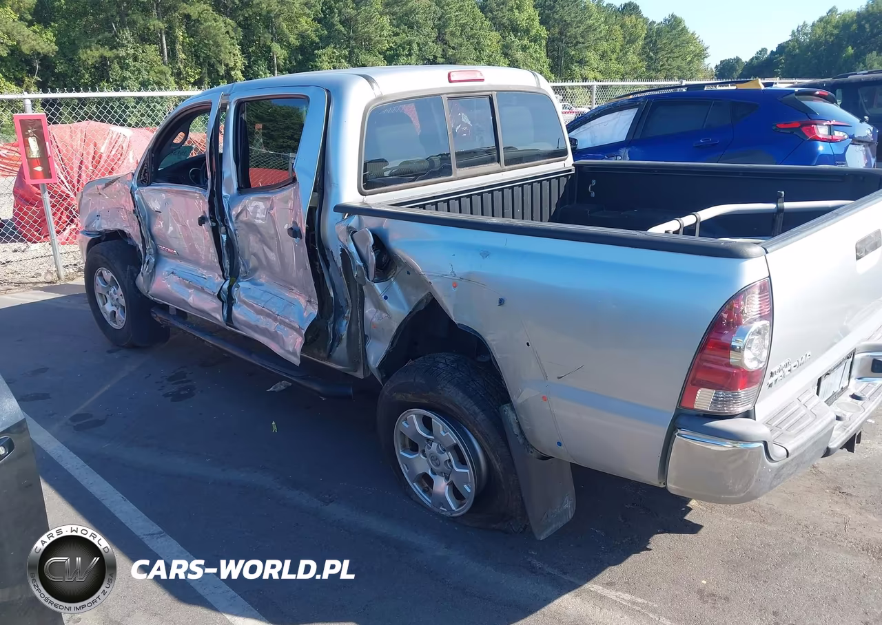 2013 Toyota Tacoma Base V6 VIN:3TMLU4EN2DM122990 - 3