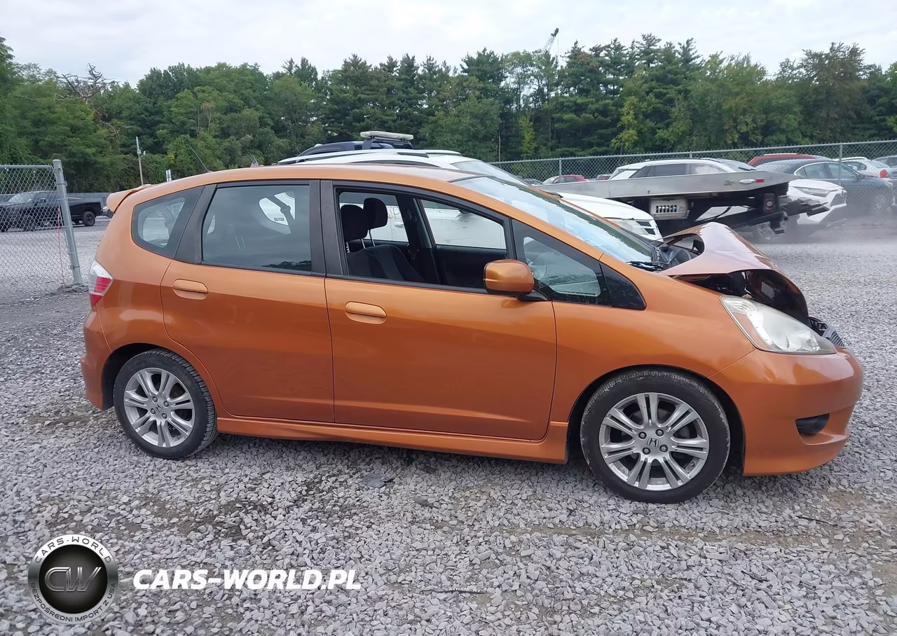 2009 Honda Fit Sport VIN:JHMGE88419S028377 - 13