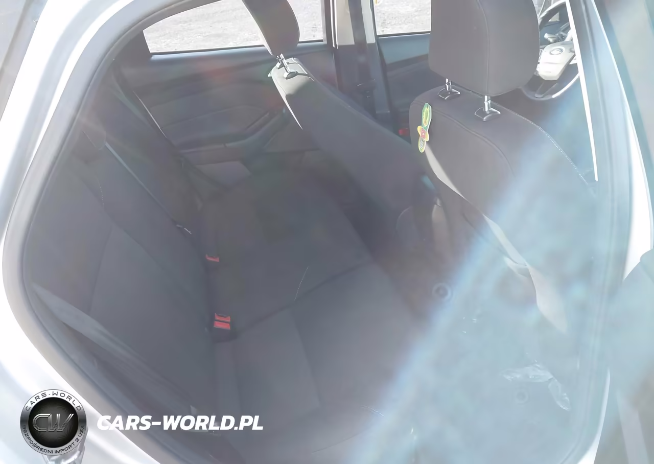 2016 Ford Focus Se VIN:1FADP3K29GL274776 - 8