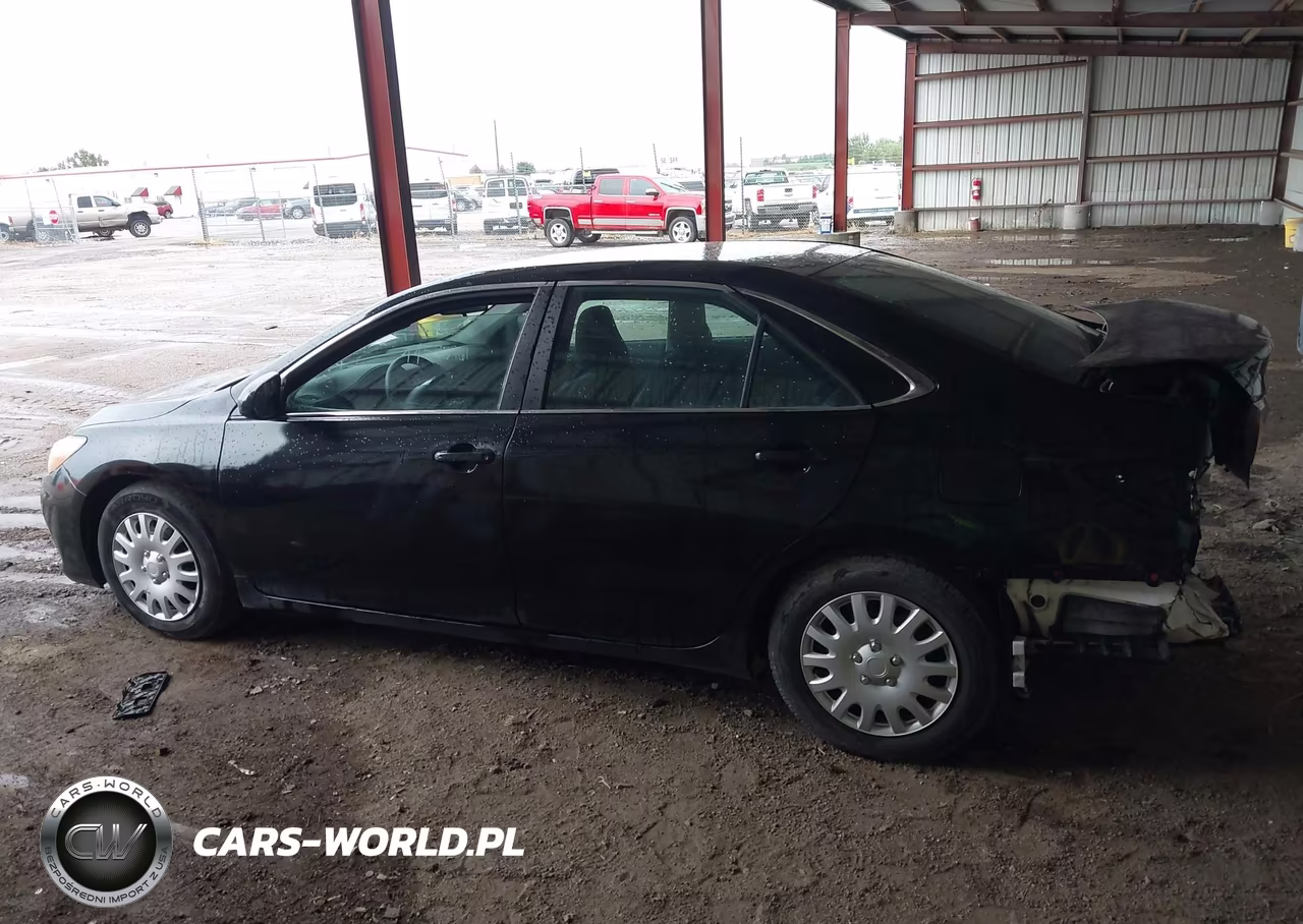 2015 Toyota Camry Hybrid Le VIN:4T1BD1FKXFU142784 - 14
