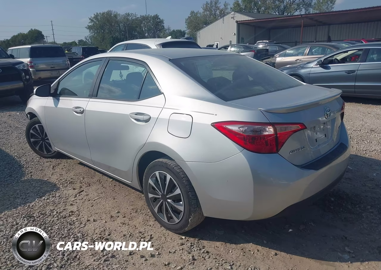 2017 Toyota Corolla Le VIN:2T1BURHE4HC762959 - 3