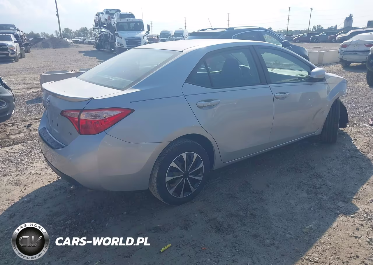 2017 Toyota Corolla Le VIN:2T1BURHE4HC762959 - 4