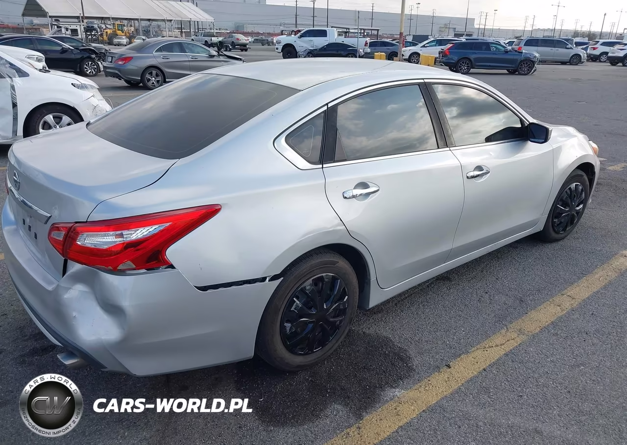 2017 Nissan Altima 2.5 S VIN:1N4AL3AP1HN353649 - 4