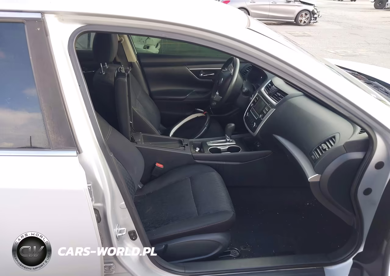 2017 Nissan Altima 2.5 S VIN:1N4AL3AP1HN353649 - 5