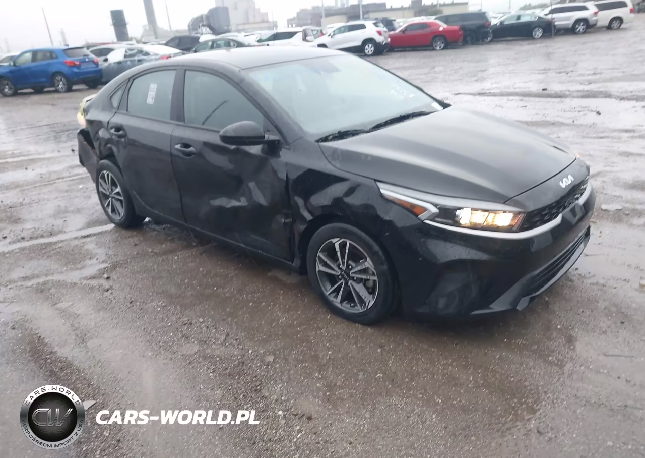 2024 Kia Forte Lxs – zdjęcie 1 z 18