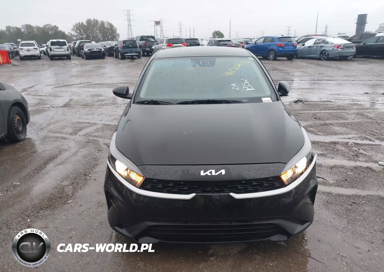 2024 Kia Forte Lxs VIN:3KPF24AD5RE704549 - 12