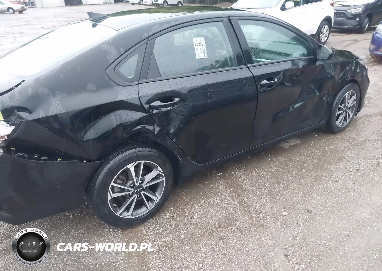 2024 Kia Forte Lxs VIN:3KPF24AD5RE704549 - 18