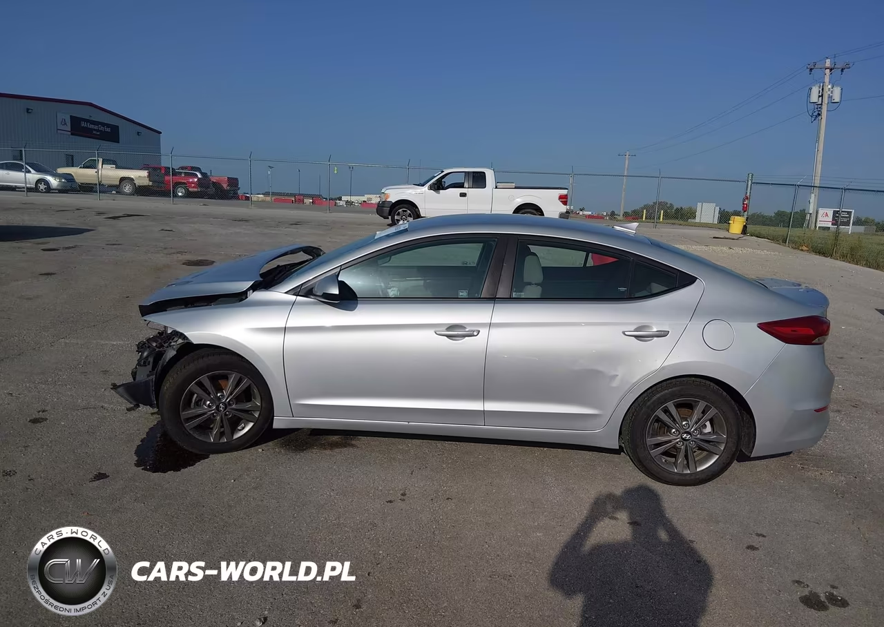 2018 Hyundai Elantra Sel VIN:5NPD84LF5JH399820 - 14