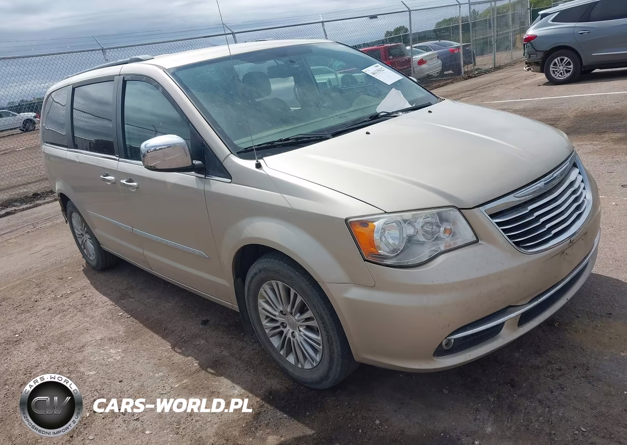 2013 Chrysler Town & Country Touring-L – zdjęcie 1 z 12