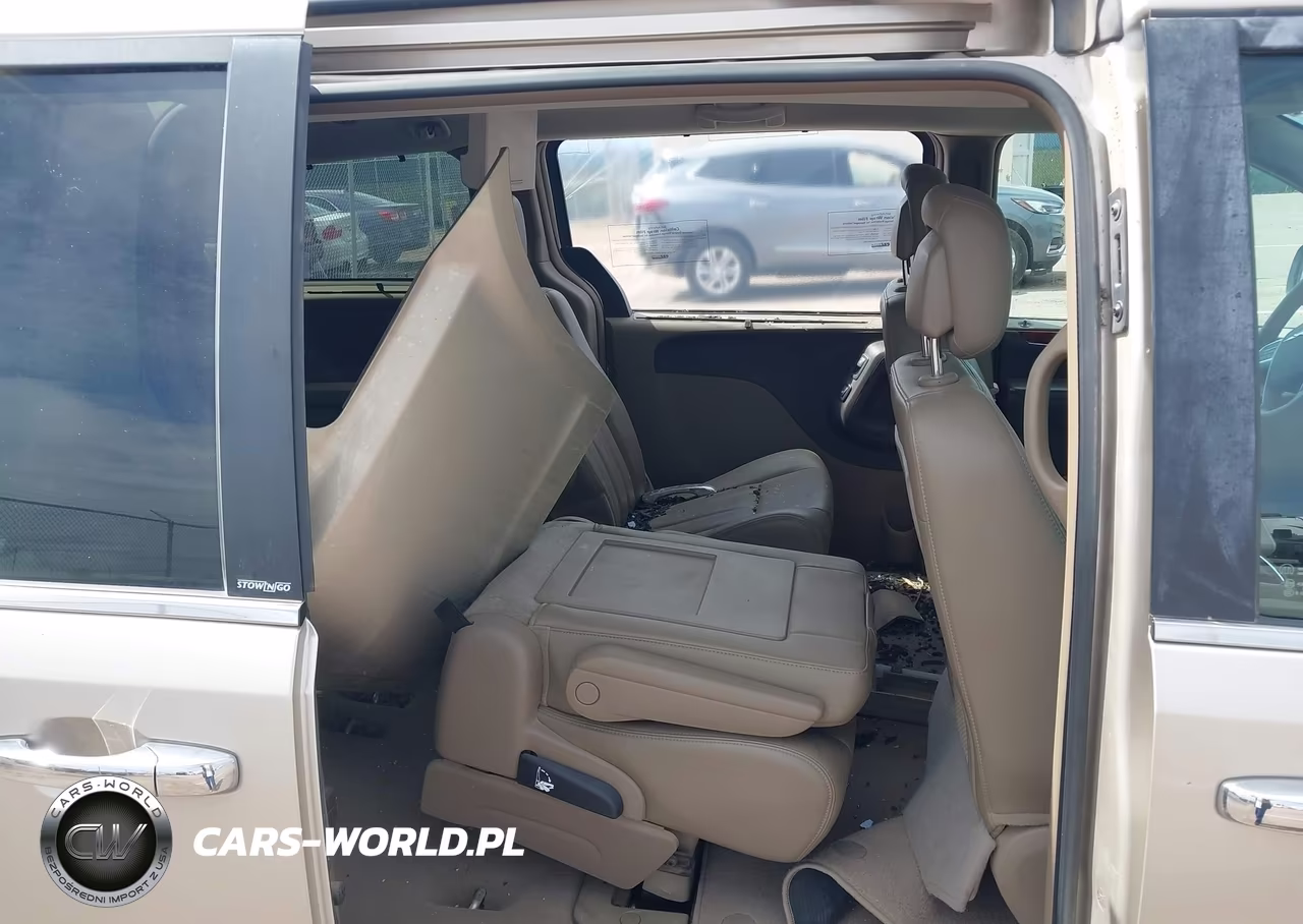 2013 Chrysler Town & Country Touring-L VIN:2C4RC1CG7DR590366 - 8