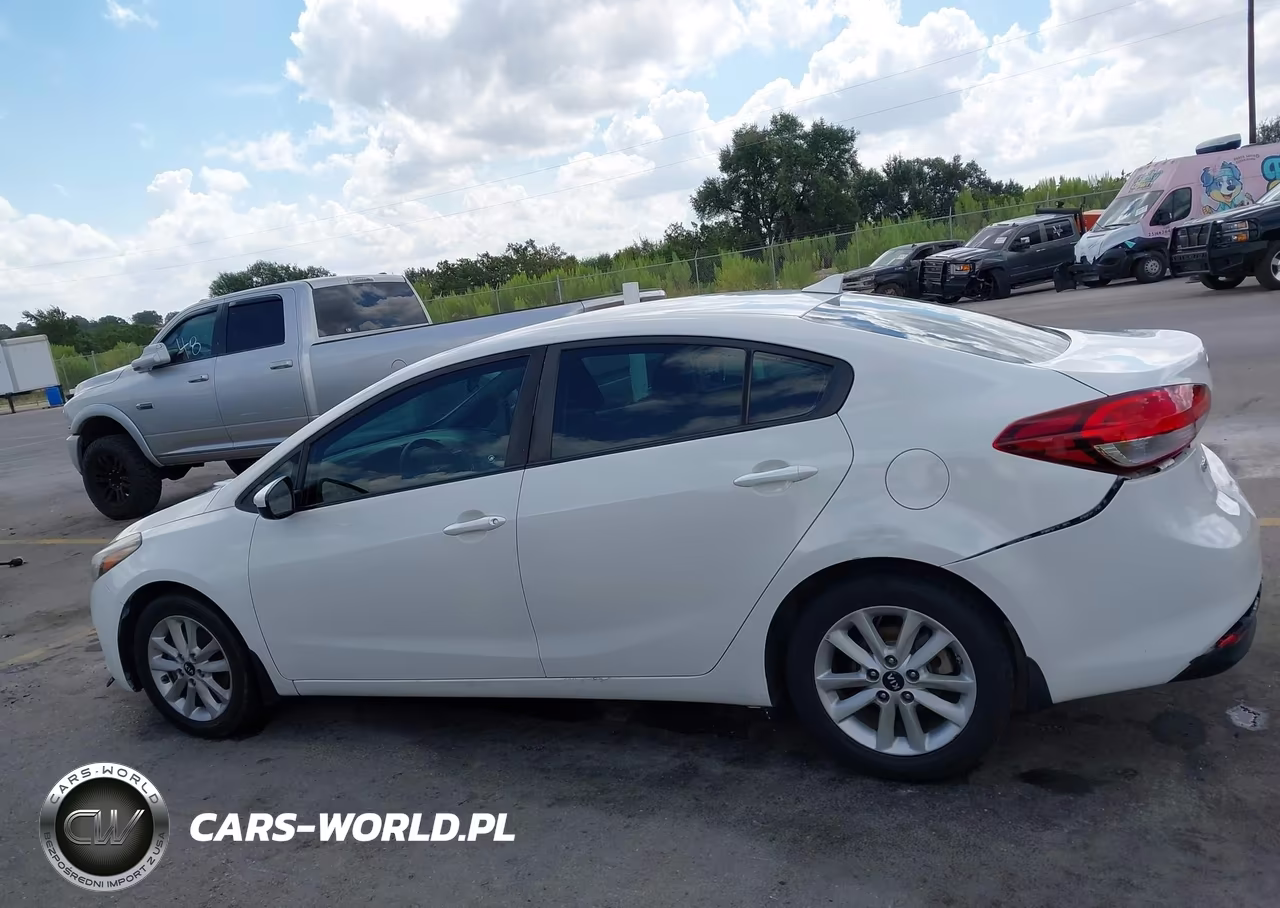 2017 Kia Forte Lx VIN:3KPFL4A77HE151098 - 14