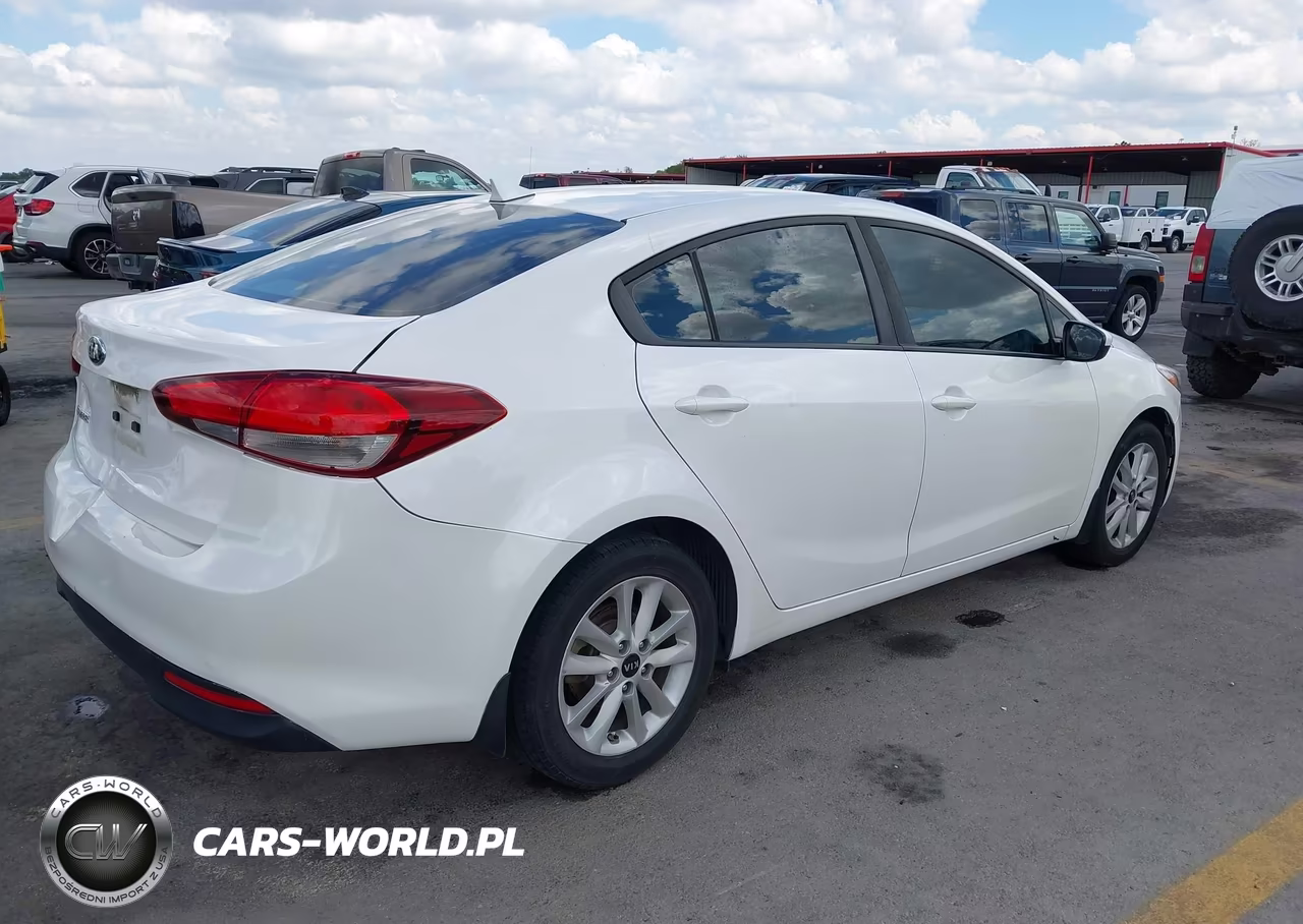 2017 Kia Forte Lx VIN:3KPFL4A77HE151098 - 4