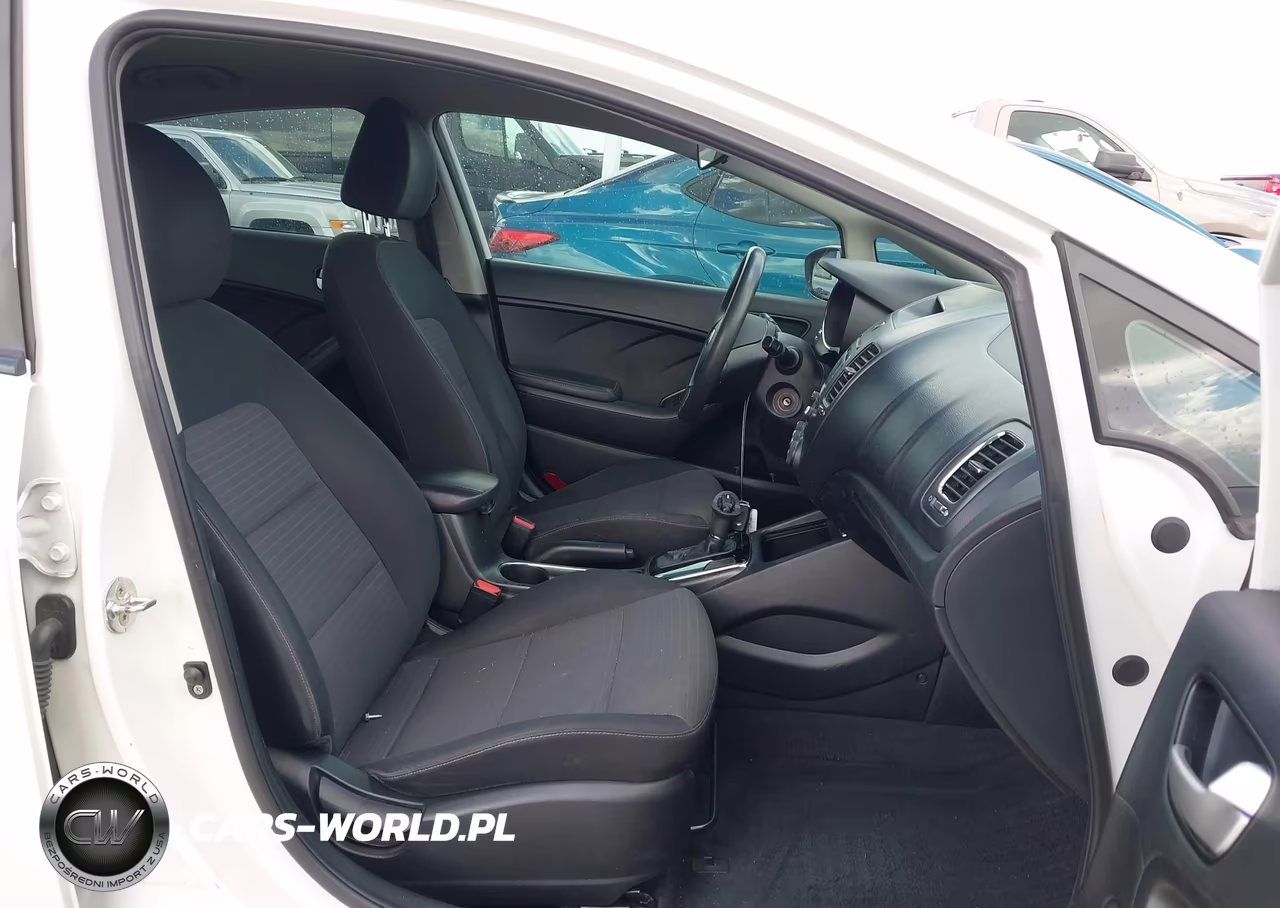 2017 Kia Forte Lx VIN:3KPFL4A77HE151098 - 5