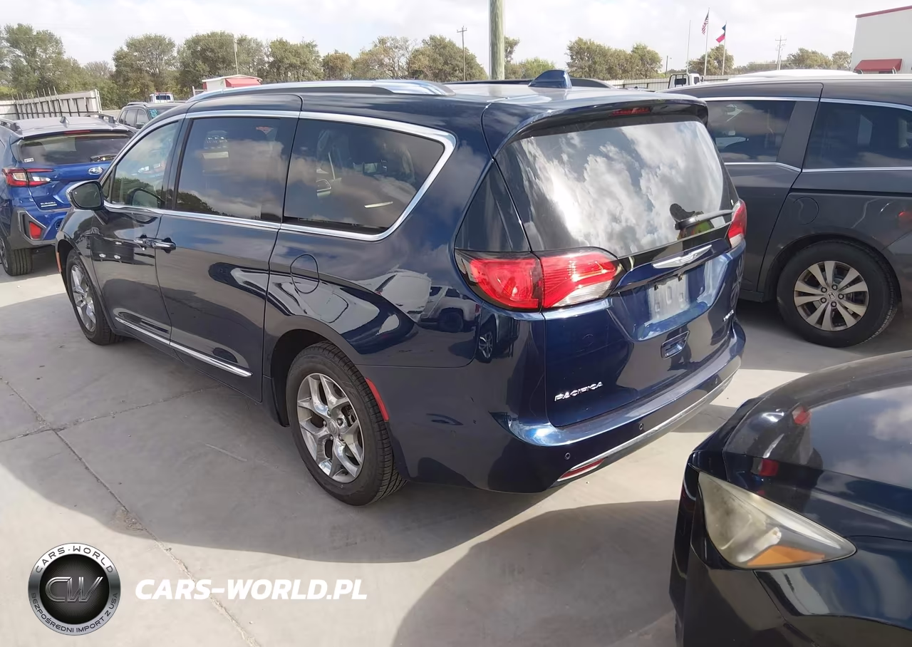 2018 Chrysler Pacifica Limited VIN:2C4RC1GG1JR117228 - 3