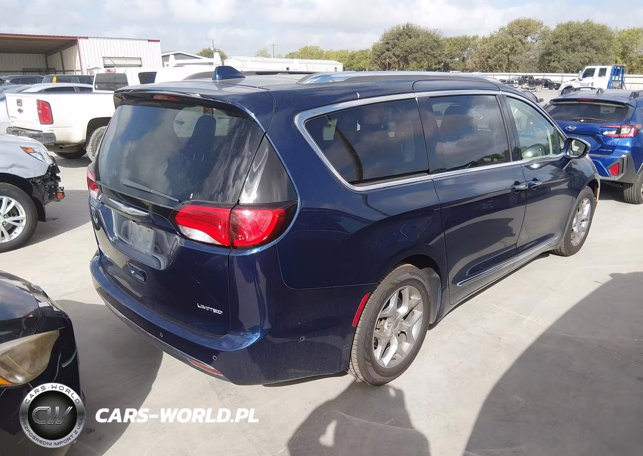 2018 Chrysler Pacifica Limited VIN:2C4RC1GG1JR117228 - 4