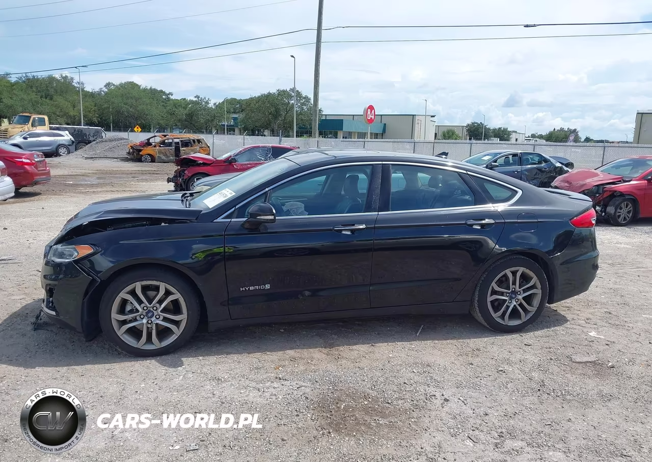 2019 Ford Fusion Hybrid Titanium VIN:3FA6P0RU4KR120260 - 14