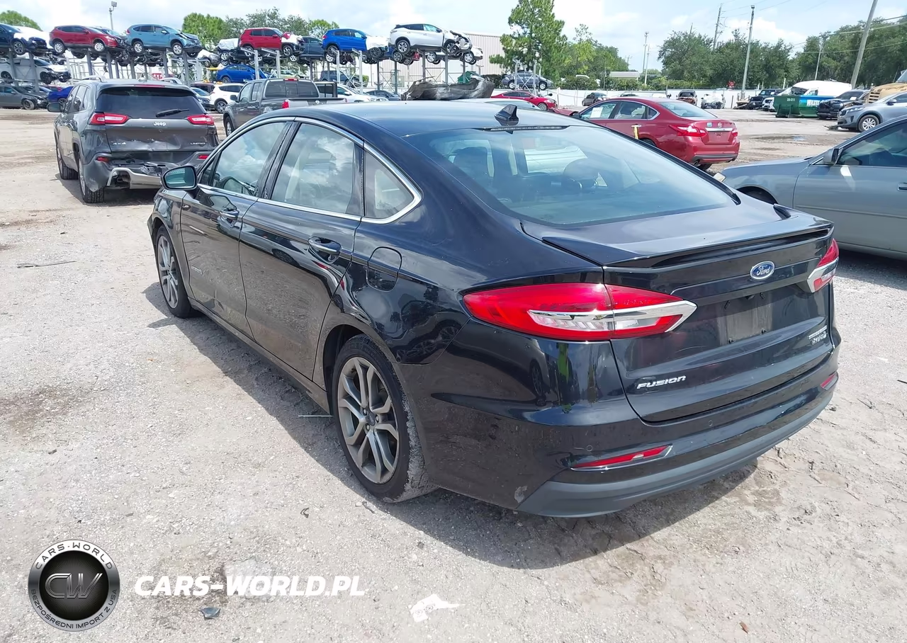 2019 Ford Fusion Hybrid Titanium VIN:3FA6P0RU4KR120260 - 3