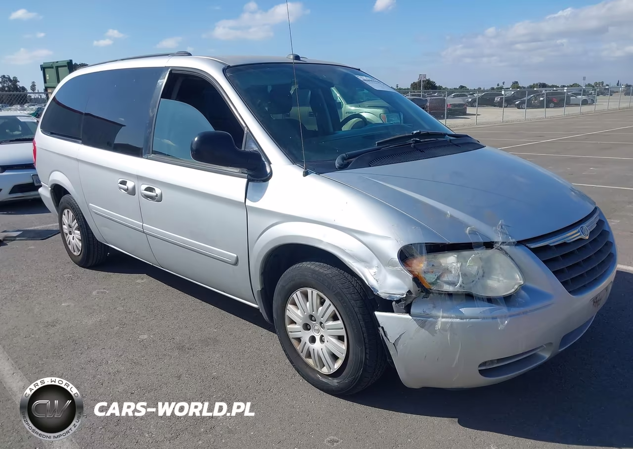 2005 Chrysler Town & Country Lx