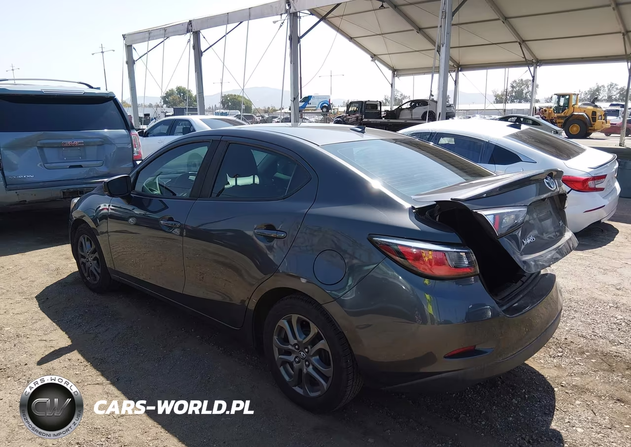 2019 Toyota Yaris Xle VIN:3MYDLBYV0KY521296 - 3